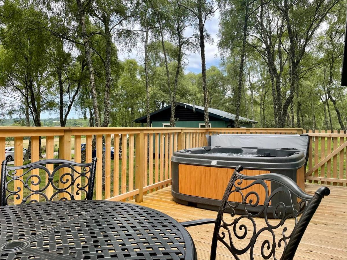 Fern Lodge 2 With Hot Tub Belladrum Exterior foto