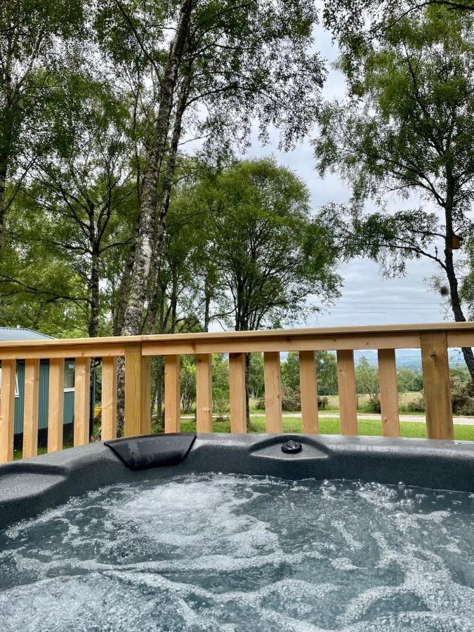 Fern Lodge 2 With Hot Tub Belladrum Exterior foto
